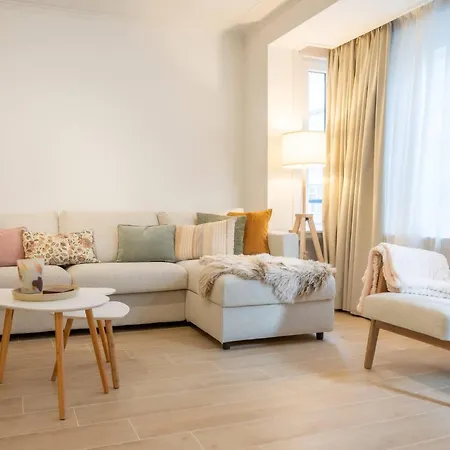 Apartment New Flat On A Top-level Location For 6 *